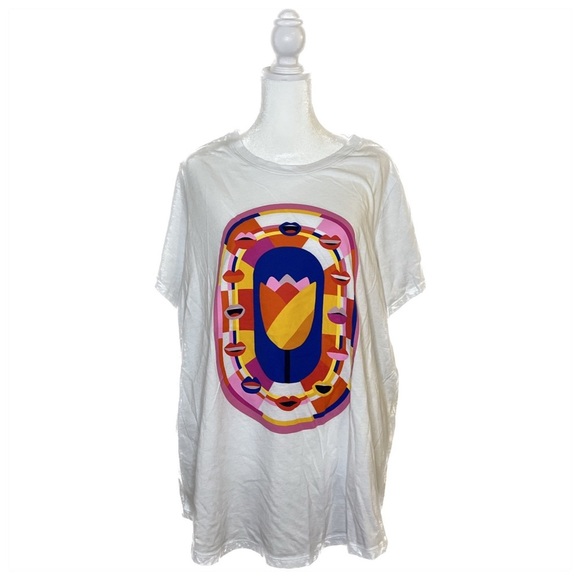 Old Navy Tops - Old Navy Graphic T-Shirt